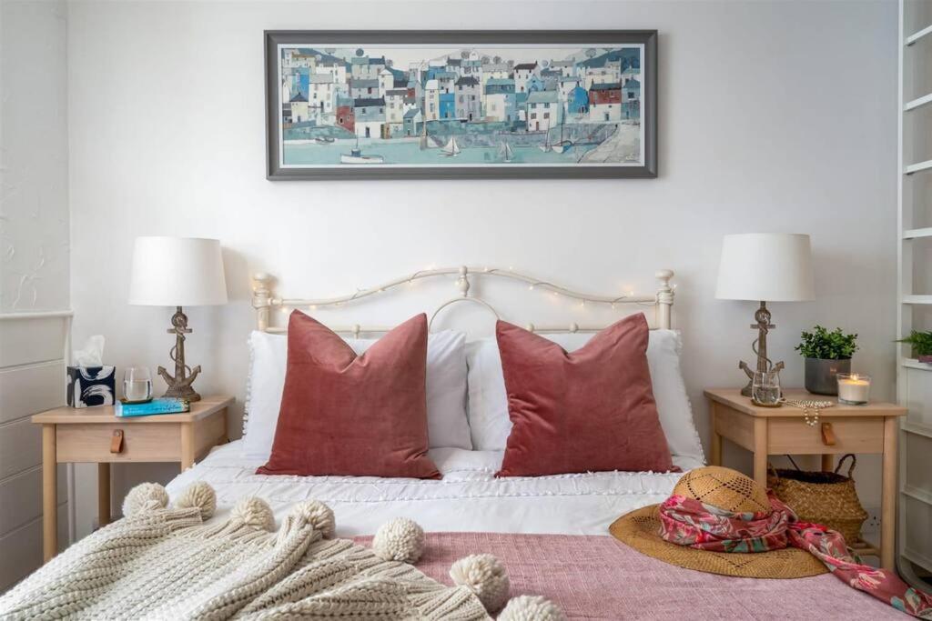Anchor Cottage – quaint and cosy fisherman’s cottage room 6